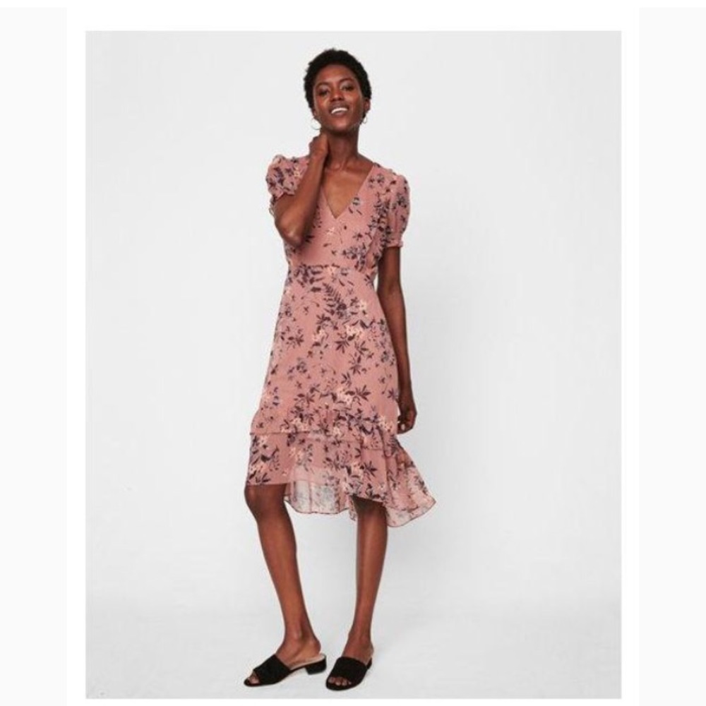 Floral high low hem dress!